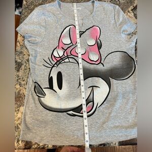 Minnie Mouse t-shirt women’s xl grey pre-owned worn once smoke free home